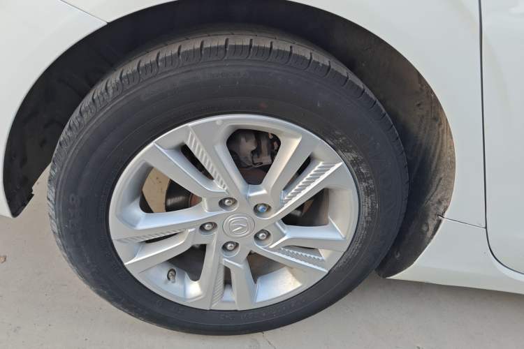 Used Changan Eado 2019 High-Energy Edition 1.6L GDI Manual Pioneer Model China VI Standard
