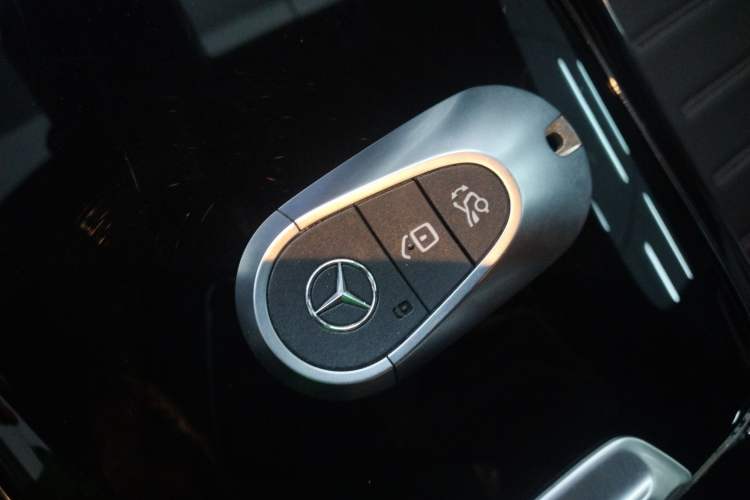 Used Mercedes-Benz GLC 2023 Facelift GLC 260 L 4MATIC Dynamic Version 5 Seats
