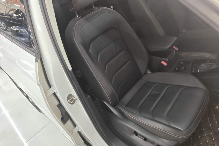 Used Volkswagen Tayron 2019 Teramont Edition 280TSI Two-Wheel Drive Luxury Model China VI Standard Right Front Seat