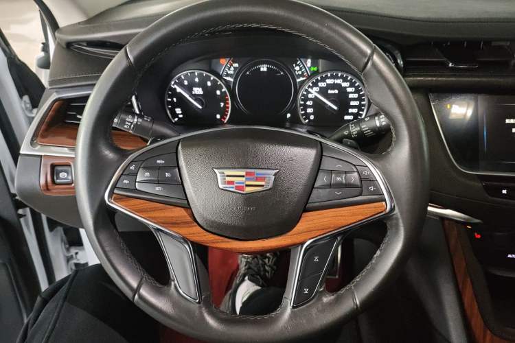 Used Cadillac XT5 2018 25T Luxury Model
