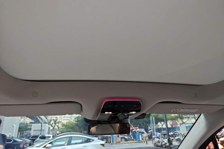 Used Mercedes-Benz EQE SUV 2024 500 4MATIC Luxury Edition Headliner