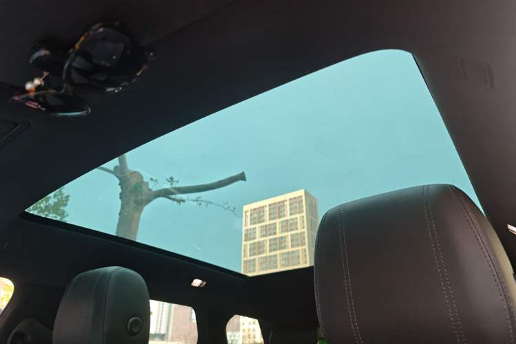 Used Land Rover Range Evoque 2020 249 PS R-DYNAMIC S Black Edition Sport Version Headliner