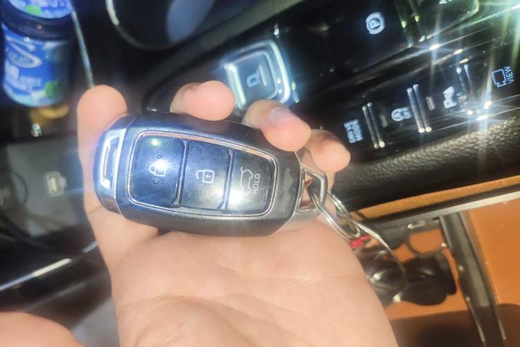 Used Hyundai Santa Fe 2020 380 TGDi Automatic Two-Wheel Drive GLS Luxury Edition Vehicle Key