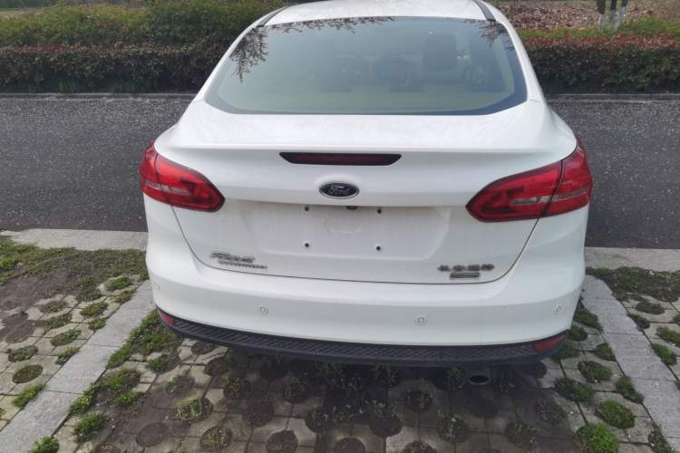 Used Ford Focus 2015 Sedan EcoBoost 180 Automatic Flagship Model
