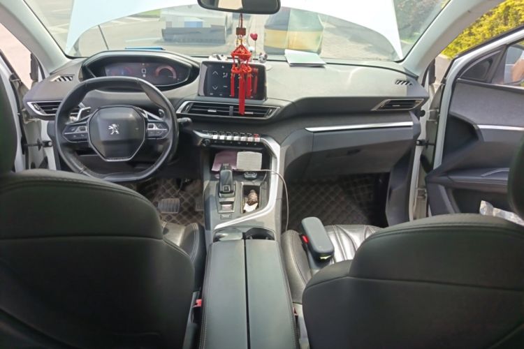 Used Peugeot 5008 2017 380THP 7-Seater Luxury Edition Center Console