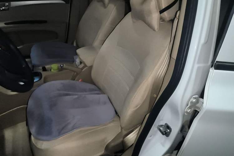 Used Roewe 350 2015 1.5L Automatic Luxury Sunroof Edition