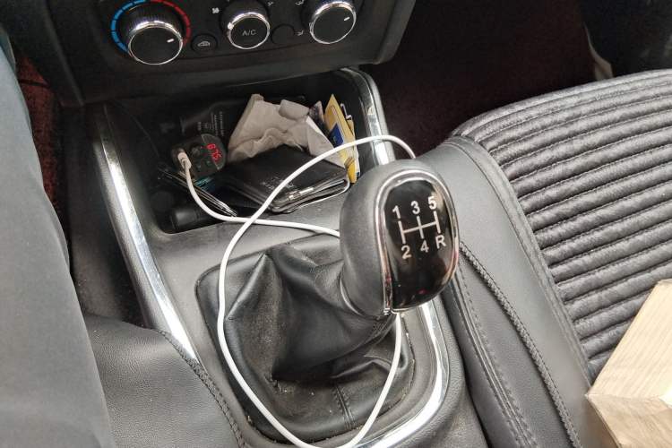 Used Jinbei Gold Hiace 2021 1.5L Passenger Vehicle Travel Lion 5-Seater Gear Lever