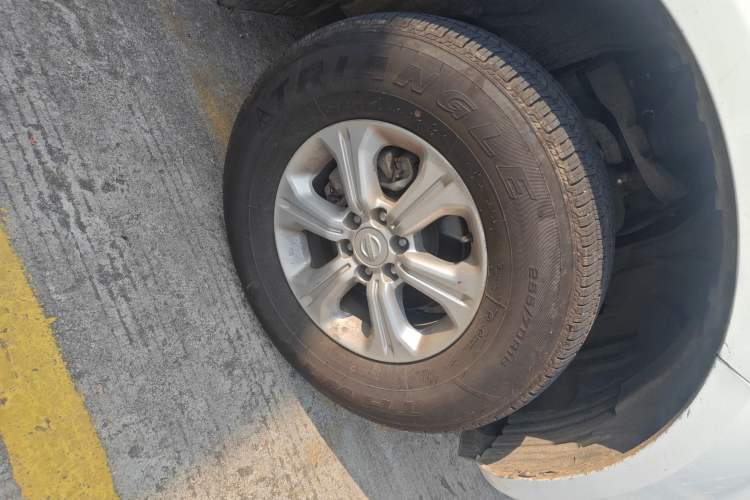 Used Nissan Navara 2017 2.5L Manual 4x4 Luxury Edition QR25