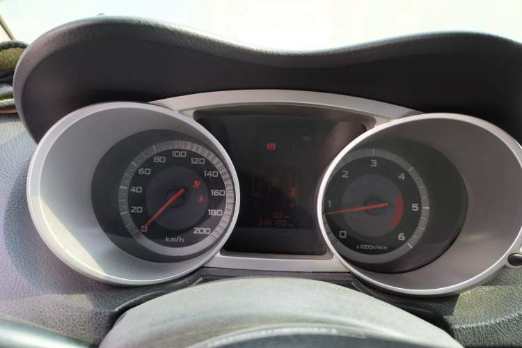 Used Land X8 2014 Explorer Edition 2.0T Diesel 4x2 Ultra-Luxury Model
