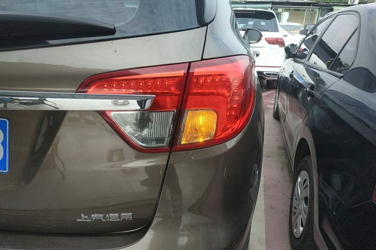 Used Buick Envision 2017 20T Two-Wheel Drive Leading Version Right Rear Taillight