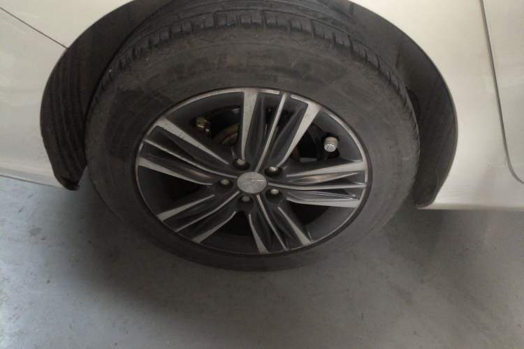 Used Peugeot 308 2016 1.6L Automatic Luxury Edition Right Rear Wheel Hub
