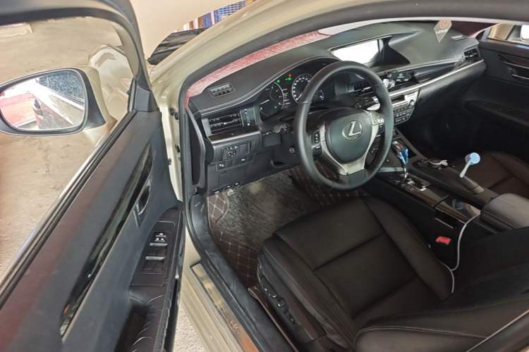Used Lexus ES 2013 250 Elite Edition
