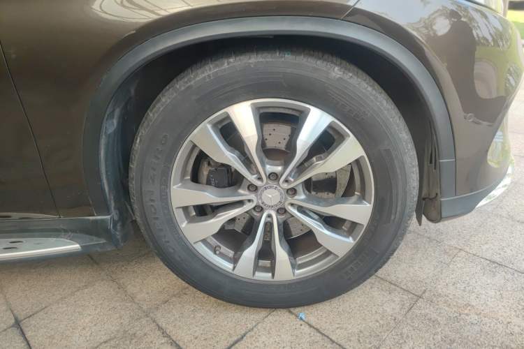 Used Mercedes-Benz GLE 2015 GLE 400 4MATIC Right Front Wheel Hub