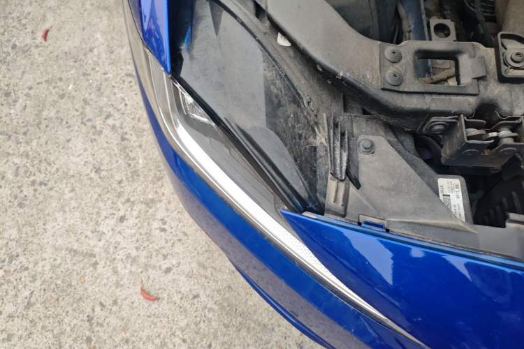 Used Jaguar XEL 2020 2.0T 200 PS R-DYNAMIC S Advanced Sport Edition Right Front Headlight