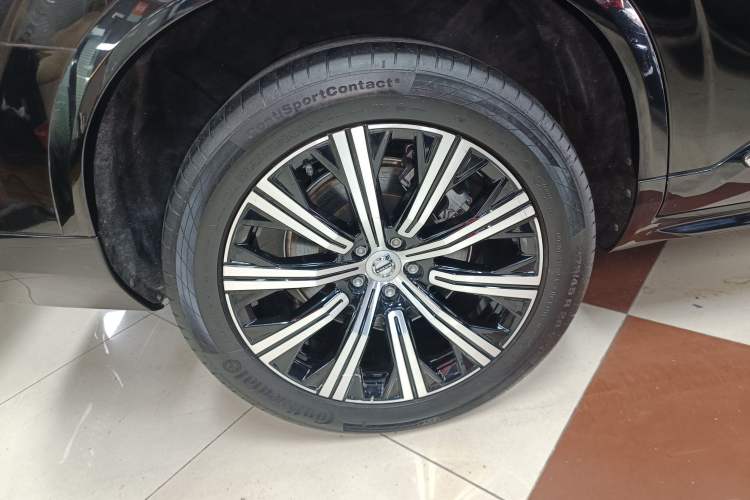 Used Volvo XC90 2021 B5 SmartDrive Luxury Edition 7 Seats Right Rear Wheel Hub