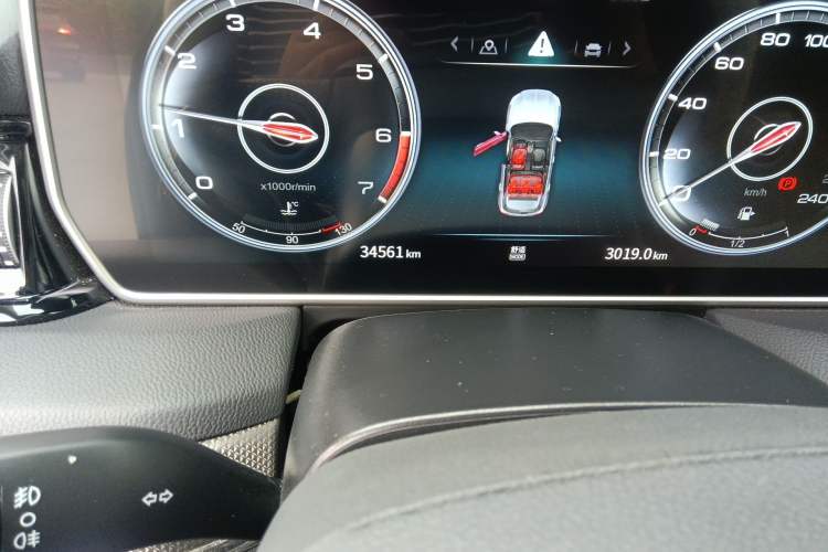 Used Hongqi HS5 2022 Revised Version 2.0T Smart Connect Flagship Edition Odometer Close Up