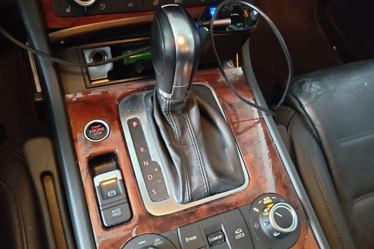 Used Volkswagen Touareg 2011 3.0 TSI Hybrid Gear Lever