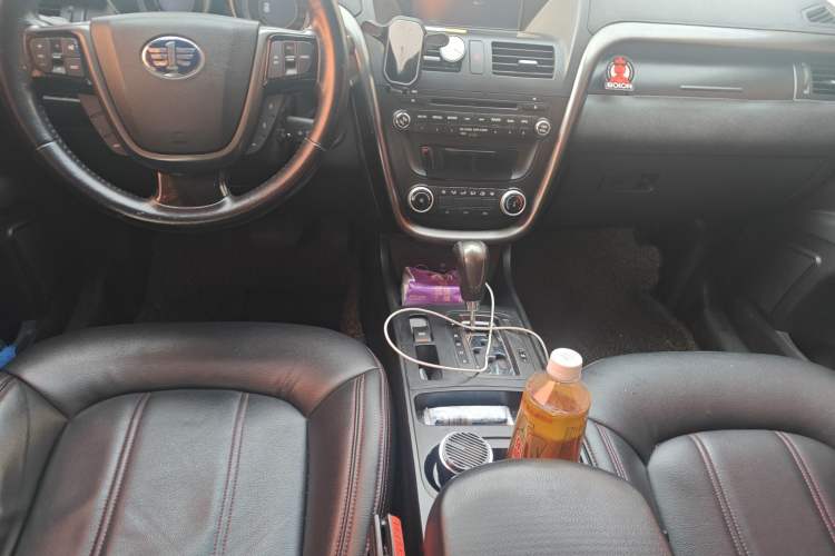 Used Bestune X80 2015 2.0L automatic comfort version
