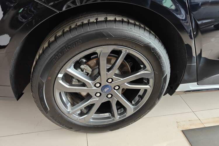 Used Ford Mondeo 2025 2.0T EcoBoost Luxury Version
