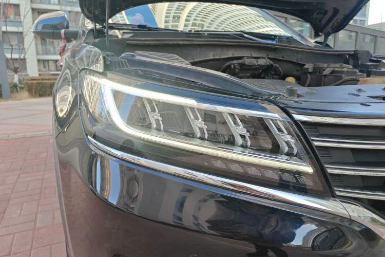 Used Roewe RX5 2018 20T Two-Wheel Drive Automatic Internet Smart Luxury Edition
