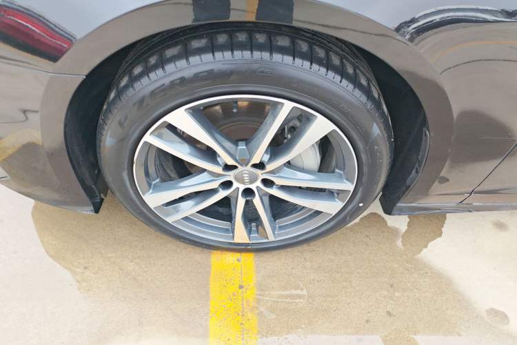 Used Audi A6L 2022 40 TFSI Luxury Dynamic Model Left Front Wheel Hub