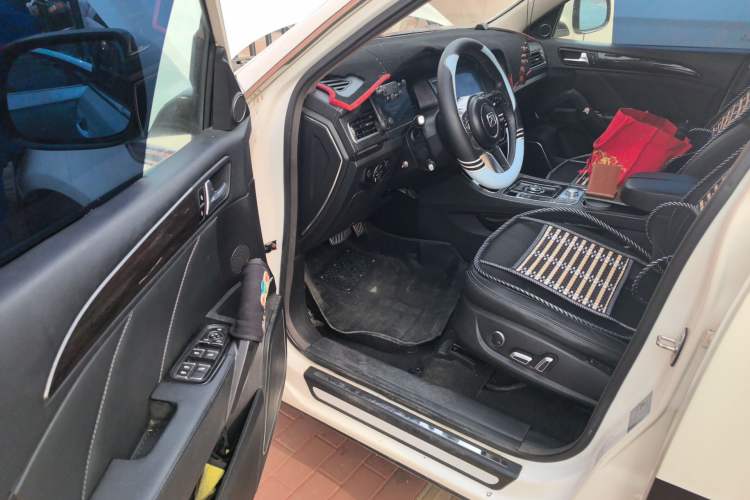 Used Zotye T600 2016 Sport Edition 2.0T DCT Prestige Model Driver Seat