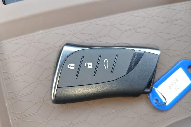 Used Lexus ES 2022 300h Excellence Edition
