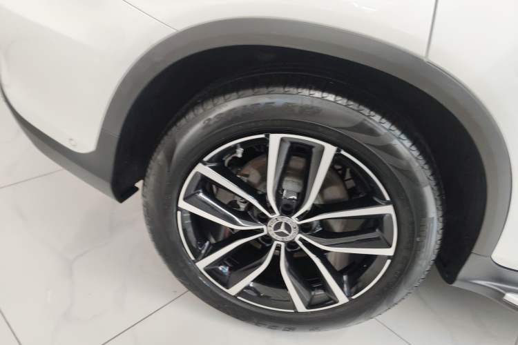 Used Mercedes-Benz GLC 2020 Facelift GLC 260 L 4MATIC Luxury Edition
