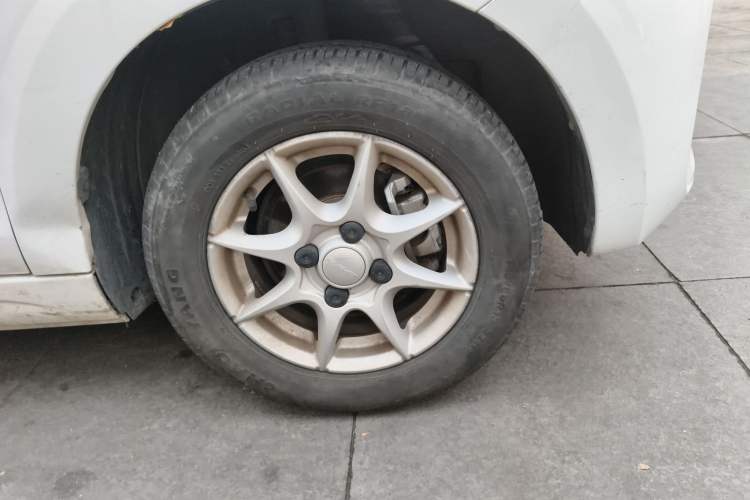 Used Roewe Clever 2022 311km QiQi BoBo Edition Right Front Wheel Hub