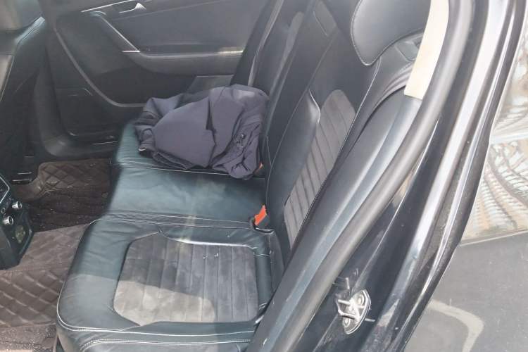 Used Volkswagen Magotan 2012 Facelift 2.0 TSI Prestige Model
