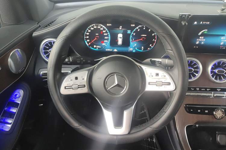 Used Mercedes-Benz GLC 2021 GLC 300 L 4MATIC Dynamic Model Steering Wheel