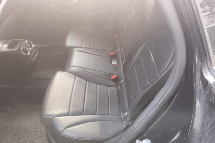 Used Mercedes-Benz GLC 2020 GLC 260 L 4MATIC Dynamic Model