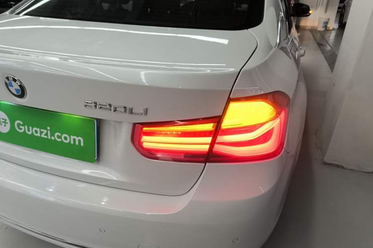 Used BMW 3 Series 2016 320Li Ambition Model
