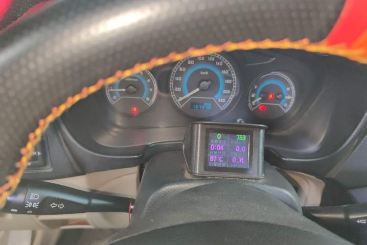 Used Soueast V3 Lingyue 2014 1.5L Manual Entry-Level Version Odometer Close Up