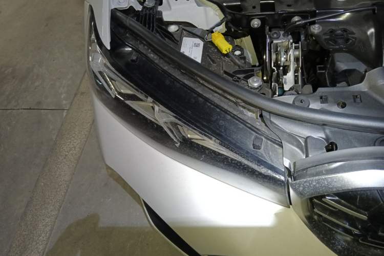 Used BMW 3 Series 2025 325i M Sport Package Right Front Headlight