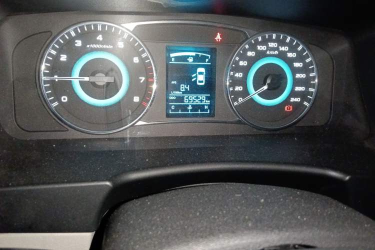 Used Geely Auto Vision 2015 1.5L Manual Elite Model Odometer Close Up