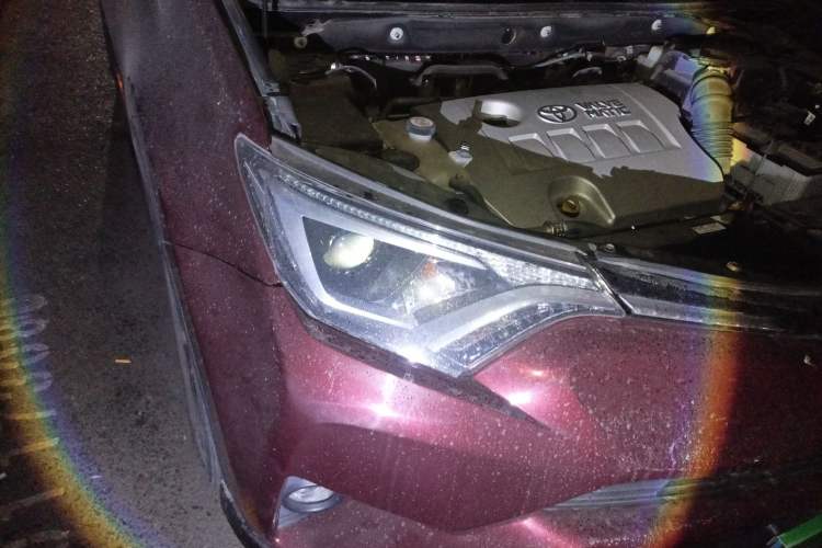 Used Toyota RAV4 2019 2.0L CVT Two-Wheel Drive Luxury Version China VI Standard
