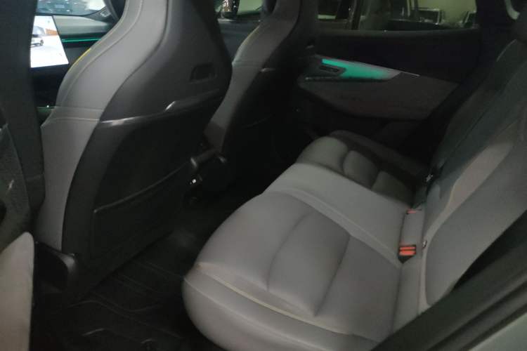 Used Lynk & Co 08 EM-P 2023 245km Ultra-Long Range Halo Left Rear Seat