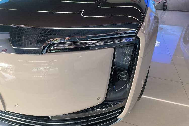 Used Hima S800 2025 Model, Range-Extended Starlight Executive Edition, 4 Seats
