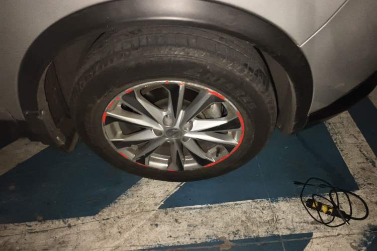 Used Nissan Qashqai 2016 2.0L CVT Elite Edition Right Front Wheel Hub