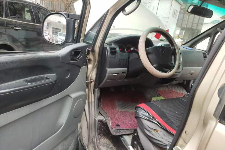 Used FORTHING Lingzhi 2015 M5 Q7 2.0L 7-seat Long-Wheelbase Comfort Model Driver Seat