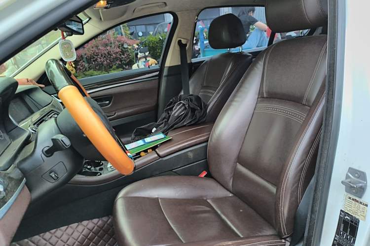 Used BMW 5 Series 2014 525Li Luxury Design Package Left Front Seat