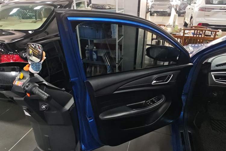 Used Roewe i5 2020 1.5L Automatic 4G Connect Luxury Flagship Edition
