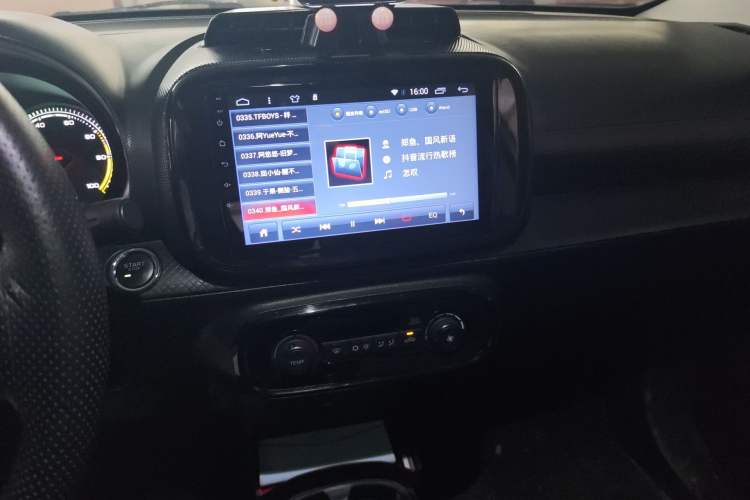 Used Roewe Clever 2021 302km All-Round Version Audio And AC Panel