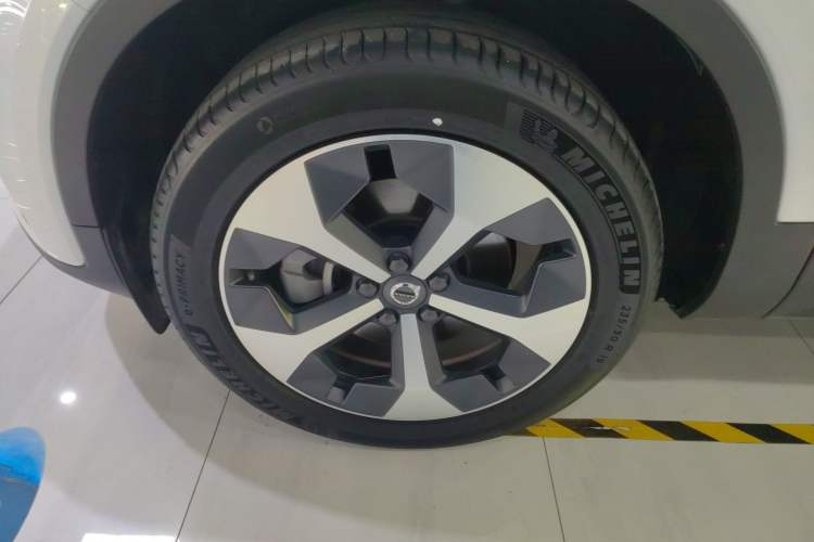 Used Volvo XC40 2024 B4 4x4 Smart Luxury Edition
