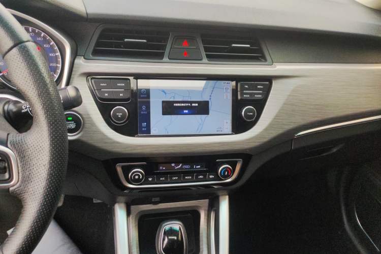 Used Geely Auto Vision X3 2017 1.5L Automatic Luxury Model Audio And AC Panel