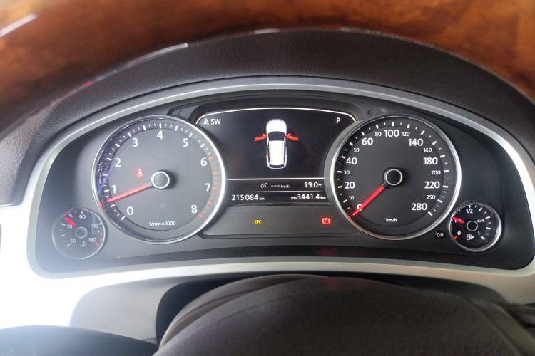 Used Volkswagen Touareg 2011 3.0 TSI Comfort Version
