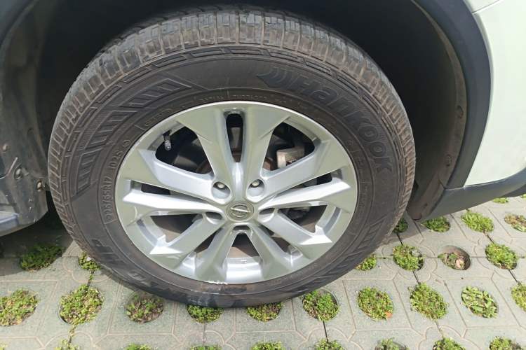 Used Nissan X-Trail 2015 2.0L CVT Comfort MAX Edition 2WD