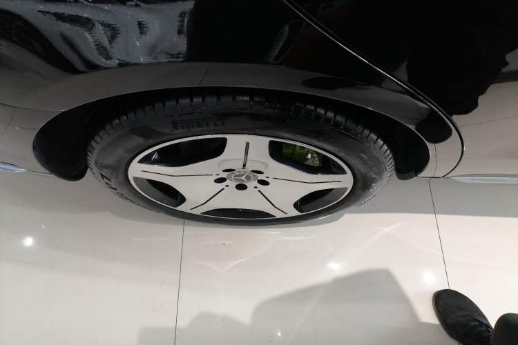 Used Mercedes-Benz S-Class 2023 S 400 L Business Model Right Rear Wheel Hub