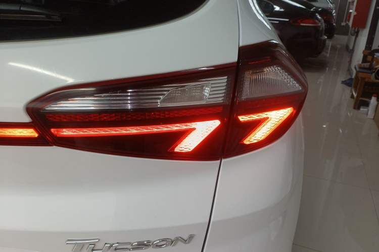 Used Hyundai Tucson 2020 280TGDi Two-Wheel-Drive GLS Smart Connectivity Version China VI Standard Exterior 3